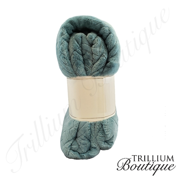 Amari Bedding Amari Luxury Collection Embossed Velvet Throw Nwt